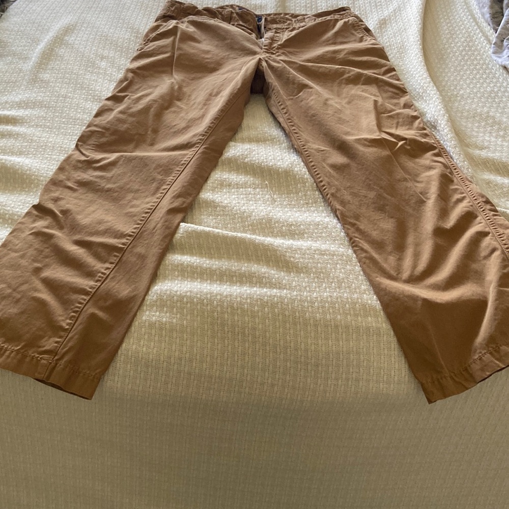 Men's American Eagle khakis